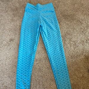 BLUE TIK TOK BUTT ENHANCING LEGGINGS!